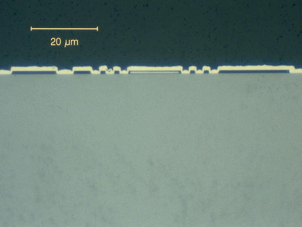 Composants microélectroniques