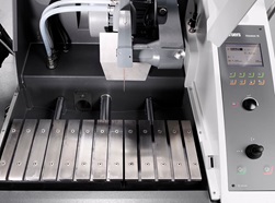 Discotom10 Largest cutting table Discotom10 Größter Trenntisch